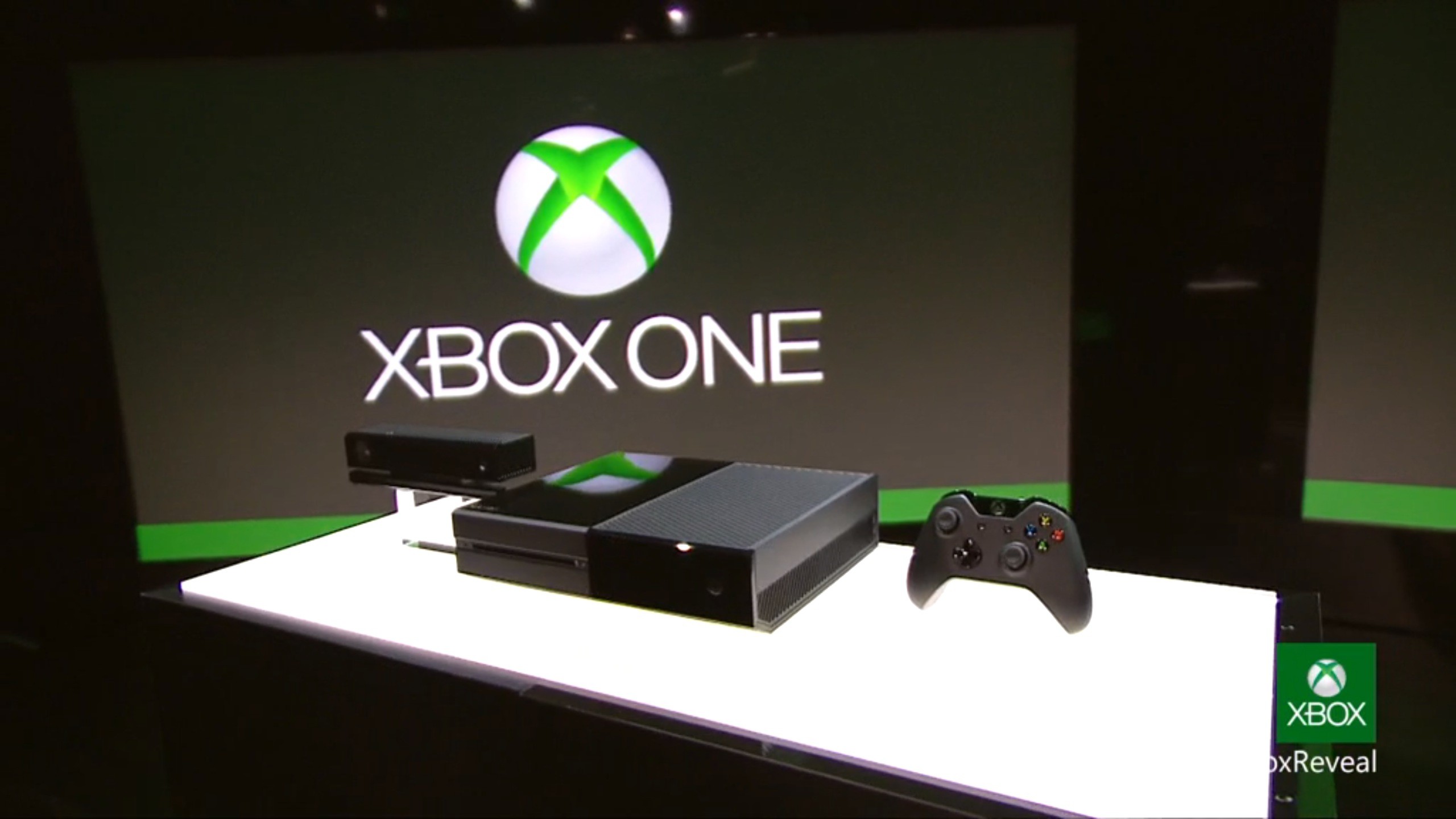 Microsoft da un paso atrás: Xbox One ahora sin kinect